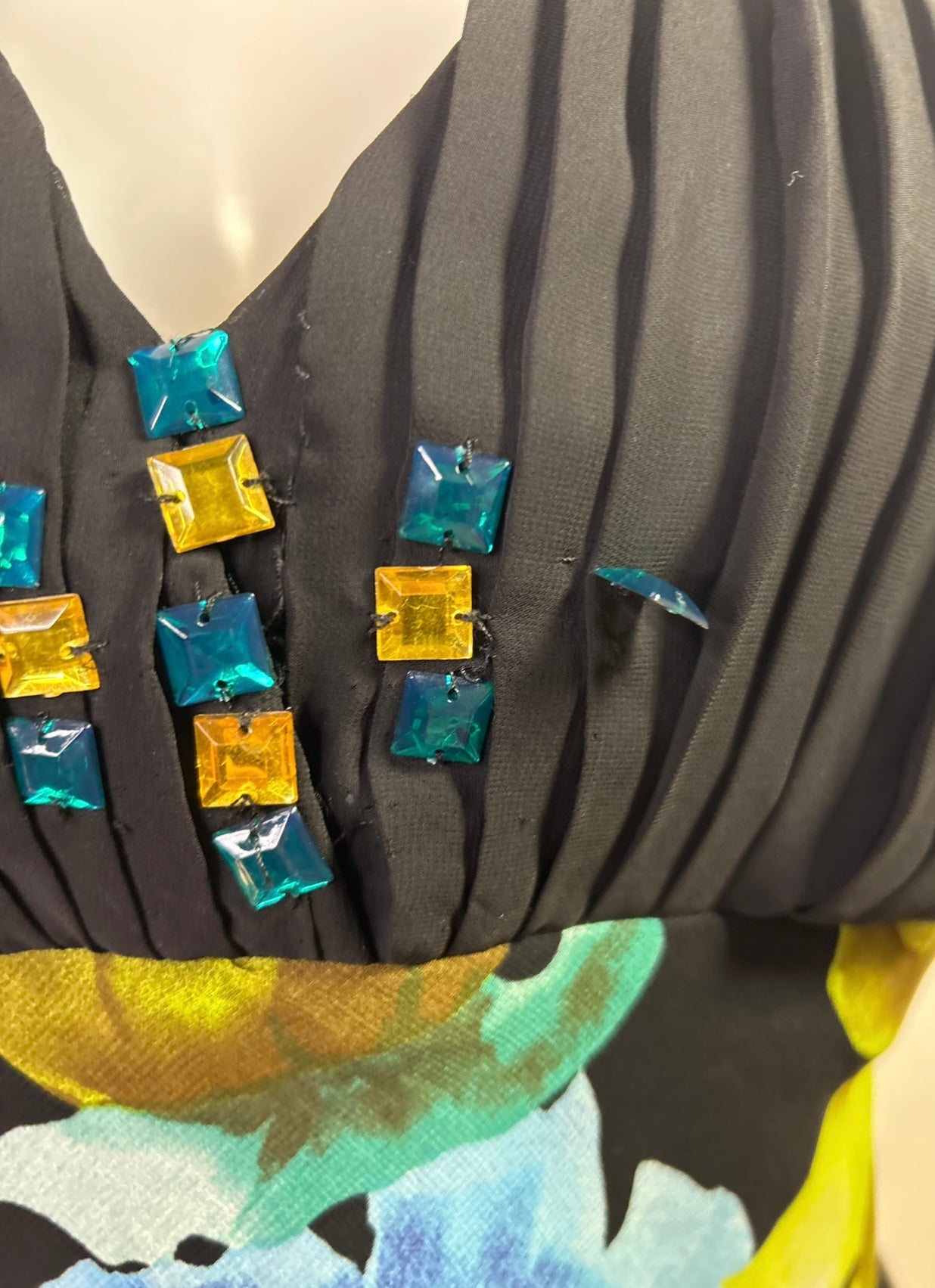 DÉBARDEUR À STRASS - CHLEO COUTURE