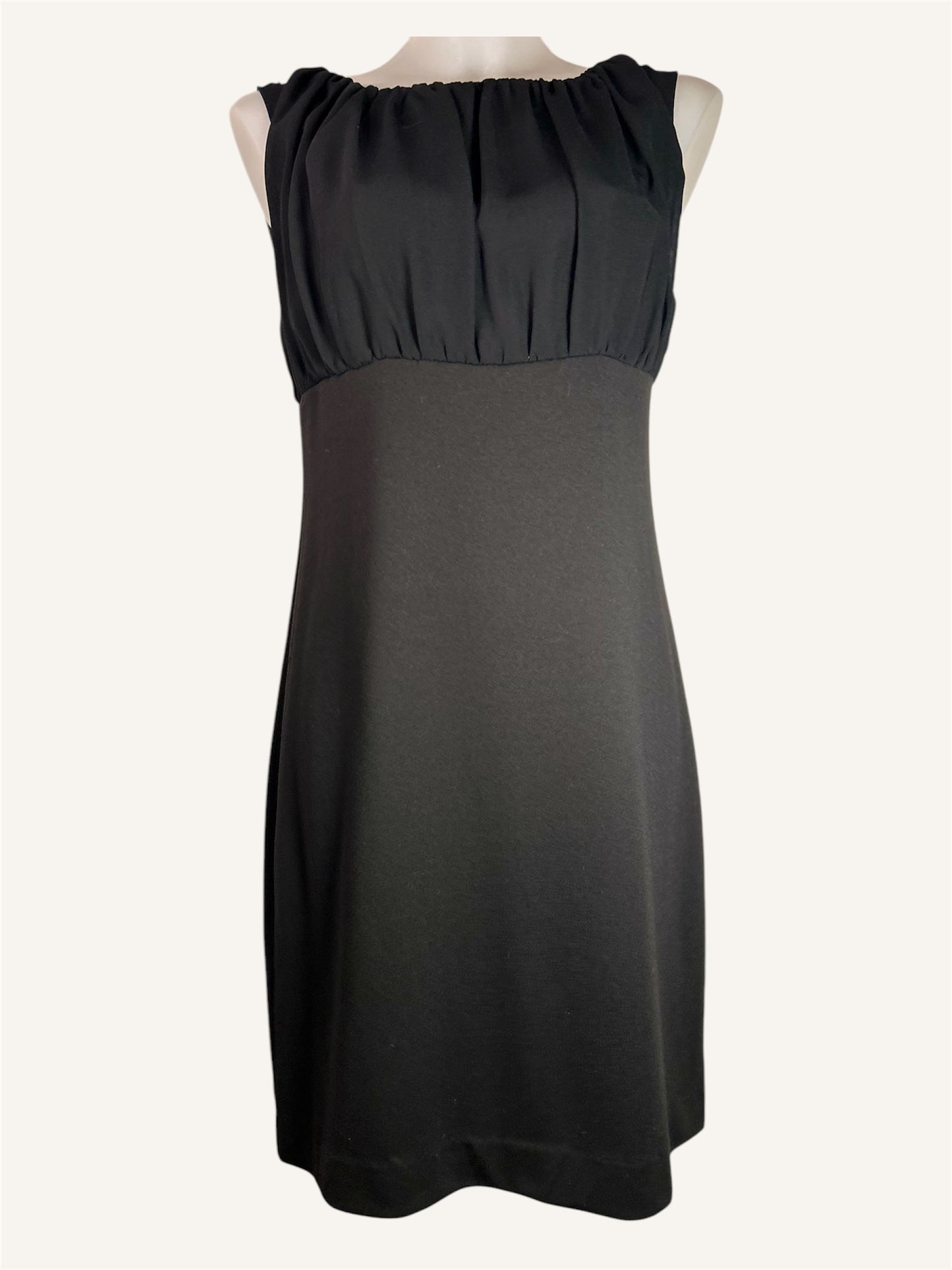 ROBE NOIRE - SINEQUANONE