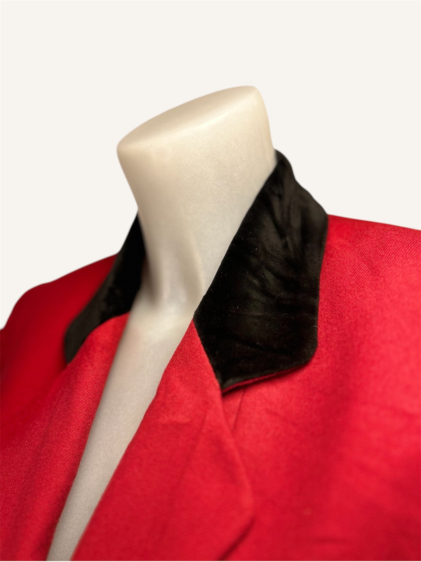 BLAZER À BOUTONS NOIR - AMANDA SMITH