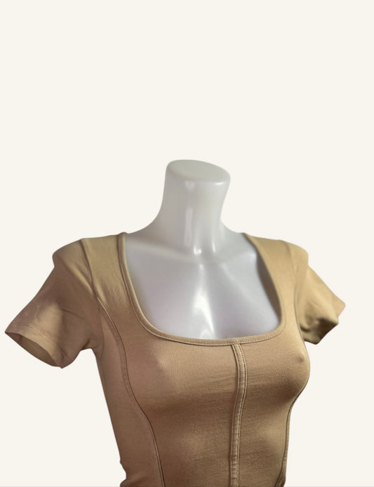 T-SHIRT À COL CARRÉ DÉCONTRACTÉ - STRADIVARIUS