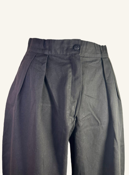 PANTALON AVEC COUTURES