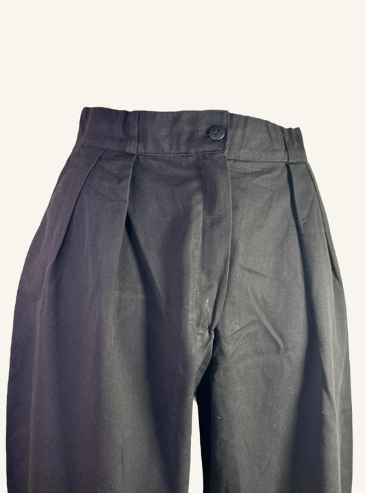 PANTALON AVEC COUTURES