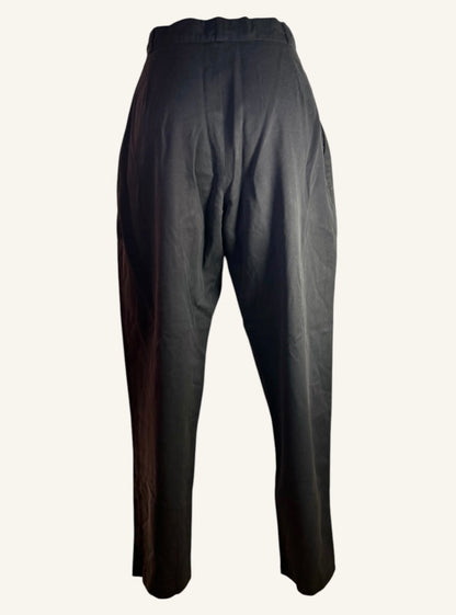PANTALON AVEC COUTURES